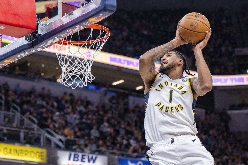 另类数据！埃迪半场交出3分13篮板2盖帽